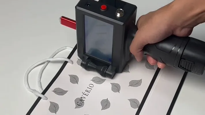 KAVONTRIQ printing on cardboard